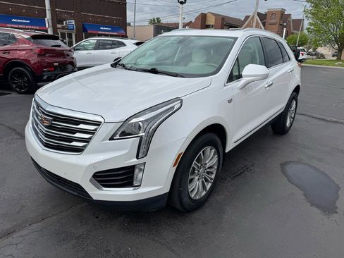 Used 2017 Cadillac XT5 Luxury FWD image 1