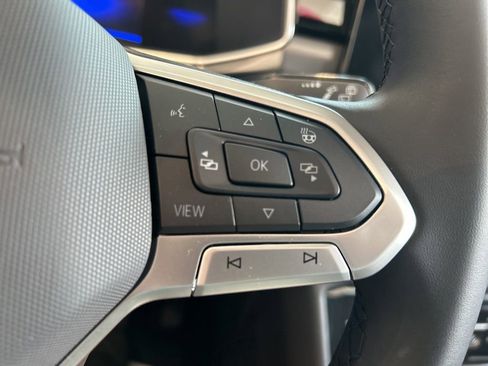 Used 2025 Volkswagen Taos SE image 20