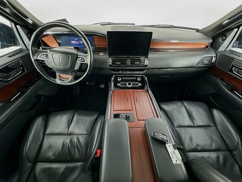 Used 2023 Lincoln Navigator Reserve AWD/4WD image 11