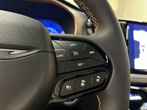 New 2027 Chrysler Pacifica Pinnacle w/ Theater Group AWD/4WD image 23