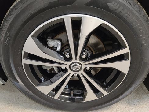 Used 2023 Nissan Sentra SV FWD image 31