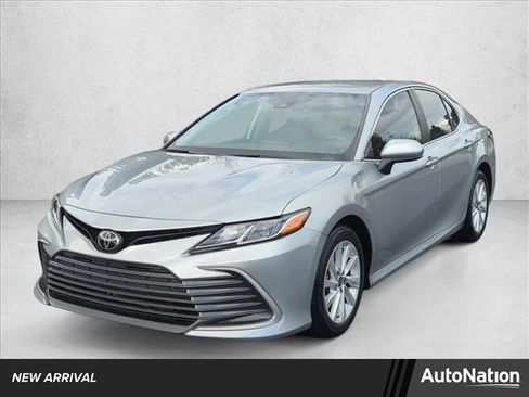 Certified 2023 Toyota Camry LE image 1