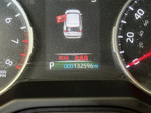 Used 2021 Toyota RAV4 LE AWD/4WD image 23