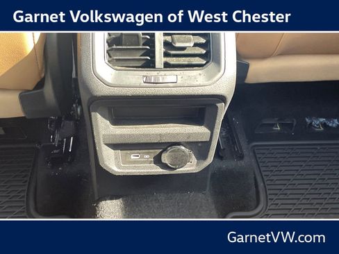 Certified 2024 Volkswagen Tiguan SE R-Line AWD/4WD image 40