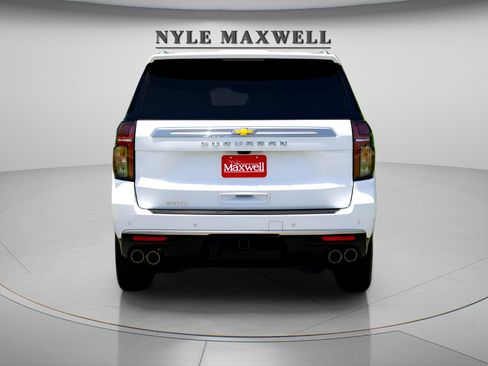 Used 2024 Chevrolet Suburban High Country RWD image 7