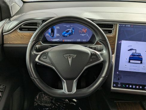 Used 2018 Tesla Model X 75D AWD/4WD image 16