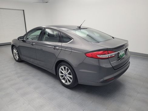 Used 2017 Ford Fusion SE FWD image 3