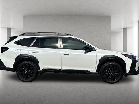Used 2023 Subaru Outback Onyx Edition image 3