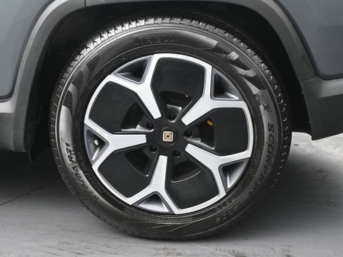 Used 2023 Rivian R1S Adventure AWD/4WD image 35