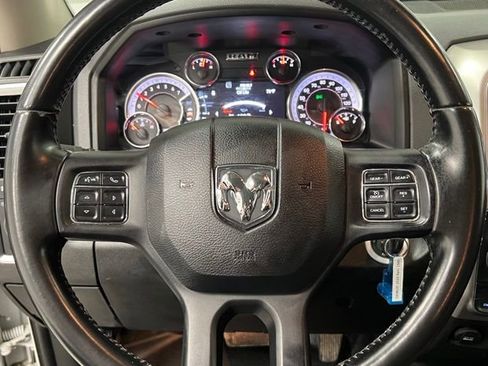 Used 2020 RAM 1500 Classic SLT w/ Luxury Group AWD/4WD image 23