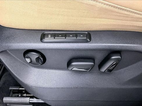 Used 2020 Volkswagen Atlas Cross Sport SEL R-Line image 34