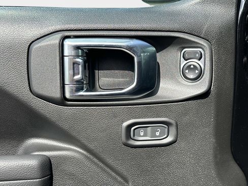 New 2025 Jeep Gladiator Sport image 20