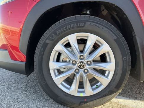 Used 2026 Toyota Corolla Cross LE image 12