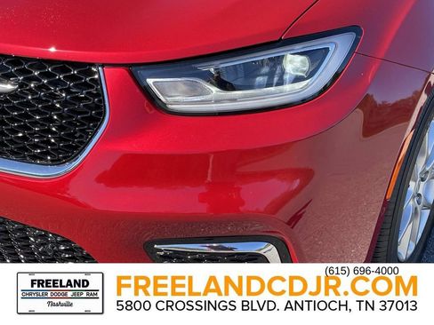 New 2026 Chrysler Pacifica Select image 9