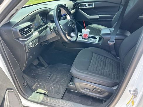 Used 2021 Ford Explorer XLT w/ Class III Trailer Tow Package AWD/4WD image 9