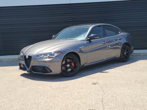 Used 2024 Alfa Romeo Giulia Veloce AWD/4WD image 1