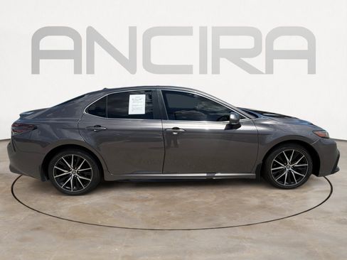 Used 2023 Toyota Camry SE FWD image 12