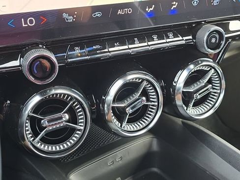 New 2025 Chevrolet Blazer EV LT image 33