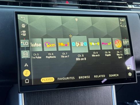 Used 2025 Land Rover Range Rover SE AWD/4WD image 17