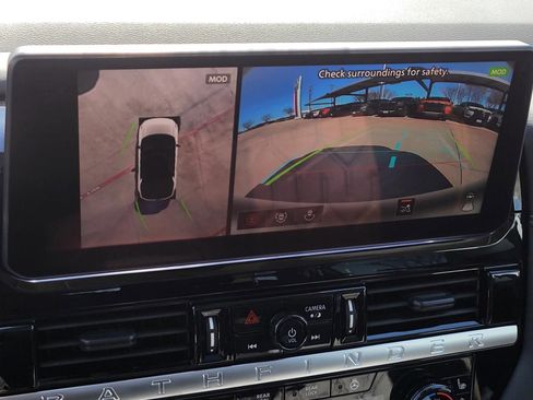 New 2026 Nissan Pathfinder Platinum image 23