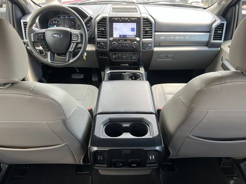 Used 2022 Ford F250 XLT w/ Black Appearance Package AWD/4WD image 26