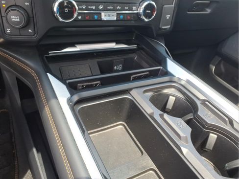 Used 2024 Ford F350 Platinum w/ FX4 Off-Road Package AWD/4WD image 21