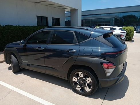 Used 2024 Hyundai Kona SEL w/ Convenience Package FWD image 4
