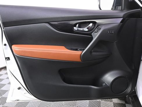 Used 2018 Nissan Rogue SL w/ Premium Package AWD/4WD image 22
