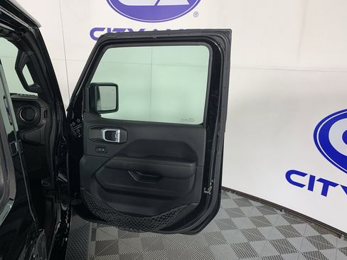 Used 2021 Jeep Wrangler Unlimited Sahara AWD/4WD image 37