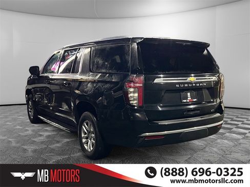 Used 2023 Chevrolet Suburban LT image 8