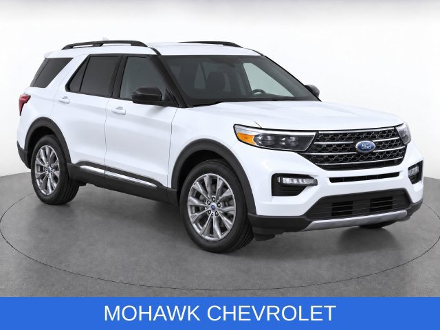 Used 2021 Ford Explorer XLT w/ Equipment Group 202A AWD/4WD image 2