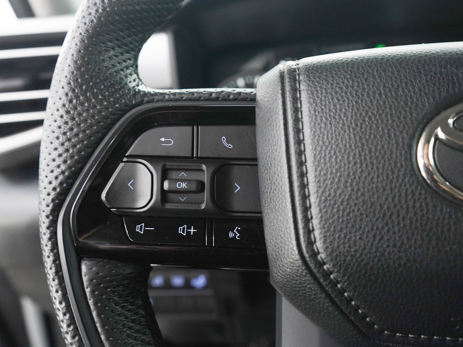 Used 2022 Toyota Tundra SR5 AWD/4WD image 26
