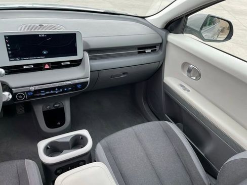 Used 2024 Hyundai Ioniq 5 SEL image 12