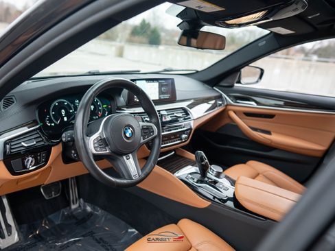 Used 2019 BMW M550i xDrive image 13
