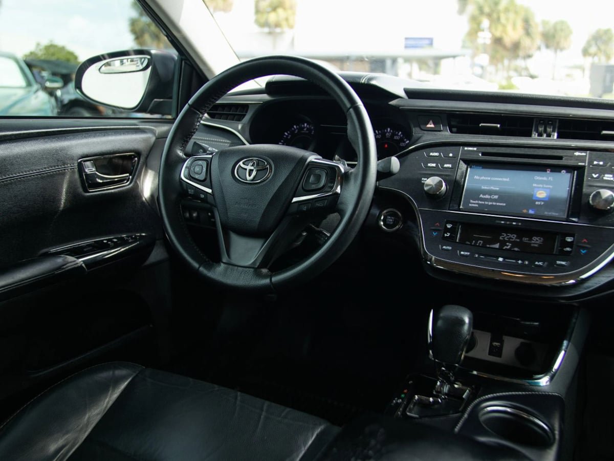 Used 2017 Toyota Avalon XLE w/ Carpet Mat Package FWD image 27