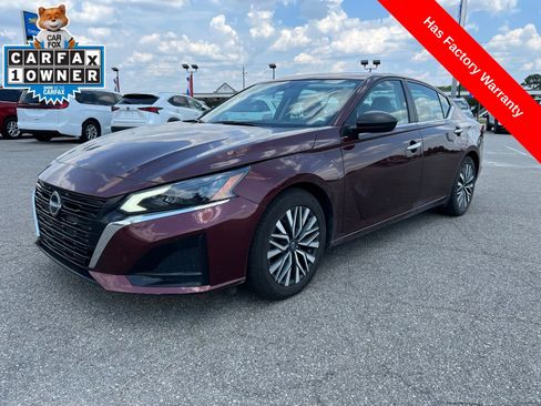 Used 2024 Nissan Altima 2.5 SV FWD image 1