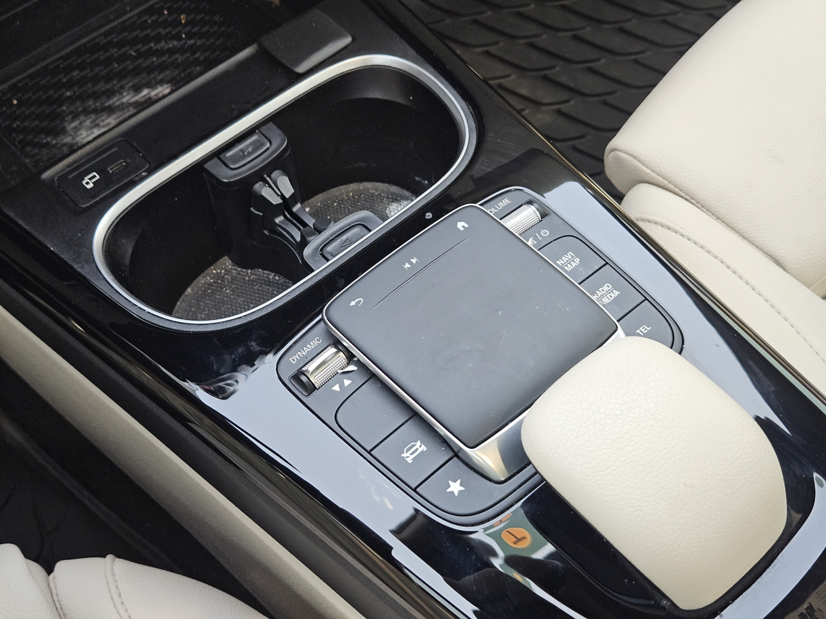 Used 2023 Mercedes-Benz CLA 250 image 12