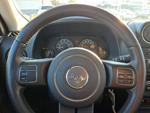 Used 2015 Jeep Patriot Latitude image 17
