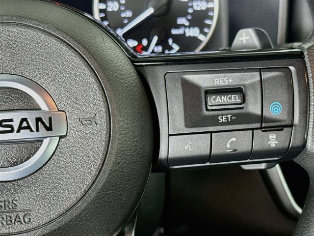 Used 2021 Nissan Rogue SV FWD image 12