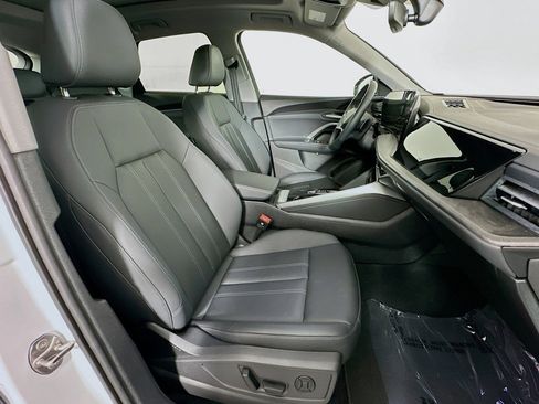 Used 2025 Audi Q5 Premium w/ Convenience Package AWD/4WD image 8