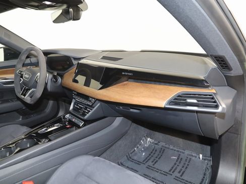 Used 2023 Audi e-tron GT Premium Plus image 51
