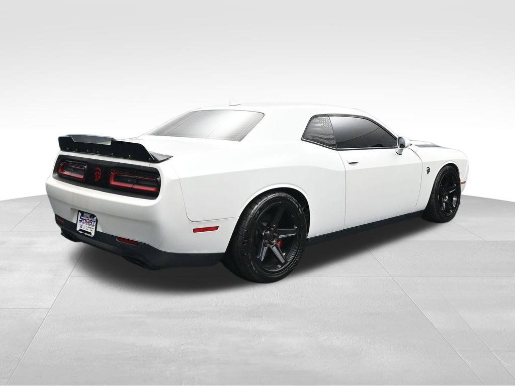 Used 2016 Dodge Challenger SRT Hellcat RWD image 5