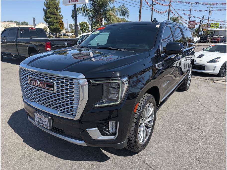 Used 2021 GMC Yukon XL Denali w/ Denali Premium Package AWD/4WD image 18