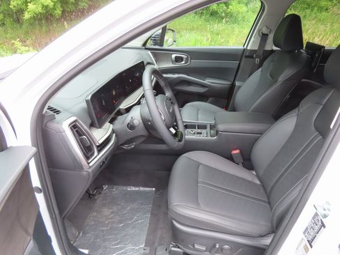Certified 2025 Kia Sorento X-Line EX image 22