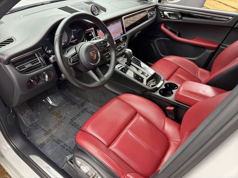 Used 2024 Porsche Macan S image 11