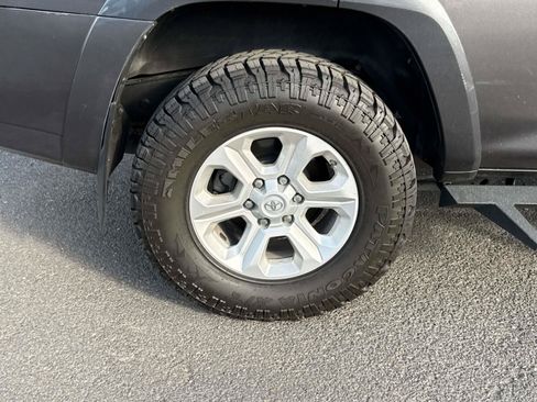 Used 2017 Toyota 4Runner SR5 Premium AWD/4WD image 7