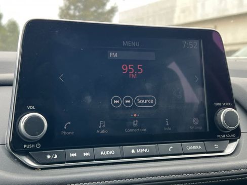 Certified 2025 Nissan Rogue SV image 20