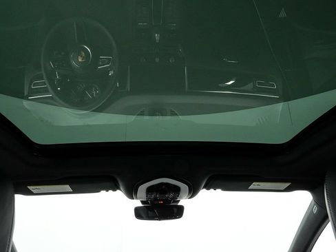 Used 2026 Porsche Macan AWD/4WD image 21