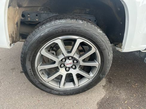 Used 2022 GMC Canyon Denali image 10