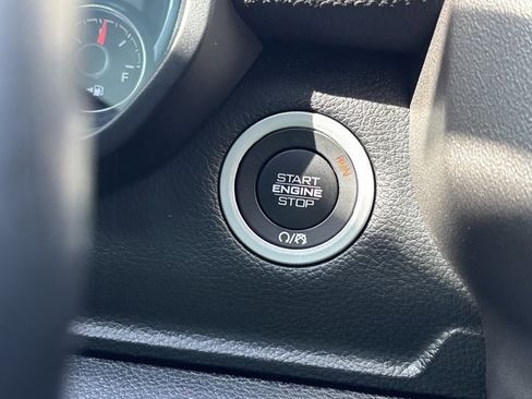 Used 2020 RAM 1500 Laramie image 32